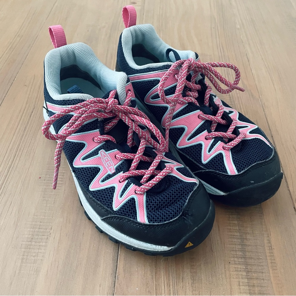 Keen Sneakers Girls Size 1 Navy Pink Hiking Shoes Lace Up